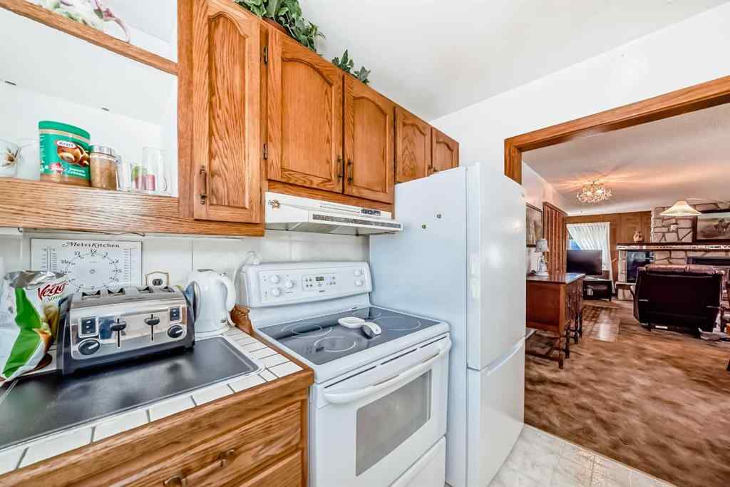MLS® A2226409 - 2715 40 Street SW in Glendale Calgary, Residential