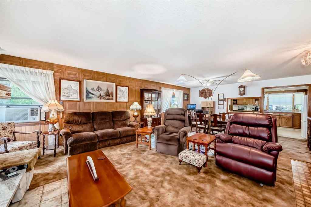 MLS® A2226409 - 2715 40 Street SW in Glendale Calgary, Residential