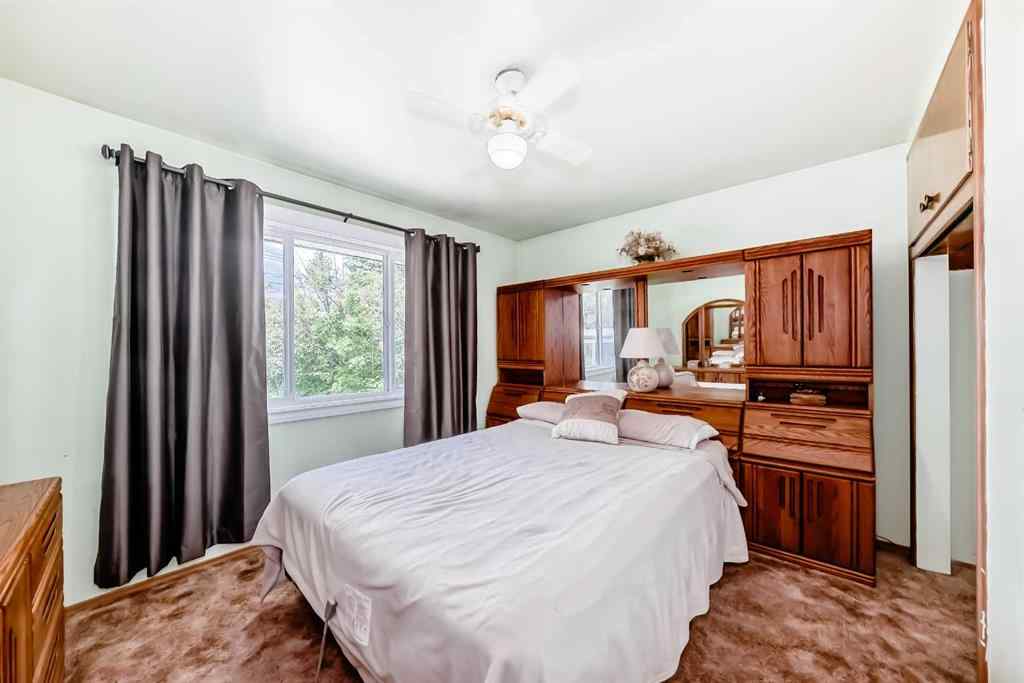 MLS® A2226409 - 2715 40 Street SW in Glendale Calgary, Residential