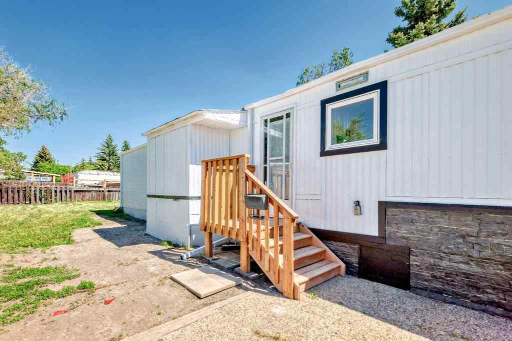 MLS® A2226420 - 817 Bayview Road  in Brentwood_Strathmore Strathmore, Residential