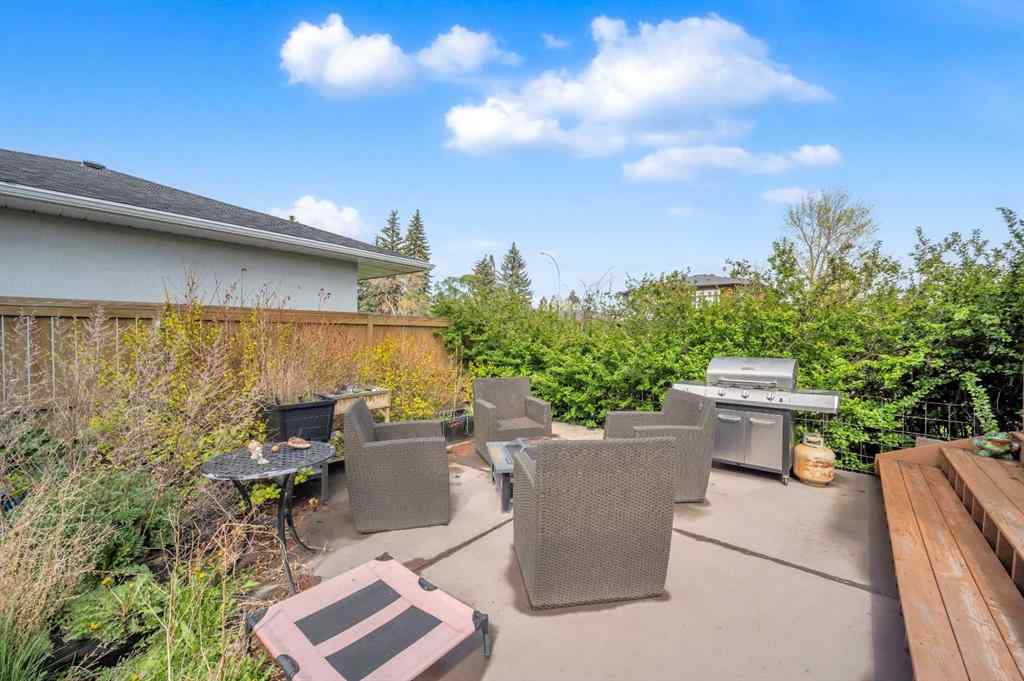MLS® A2226452 - 3143 45 Street SW in Glenbrook Calgary, Residential