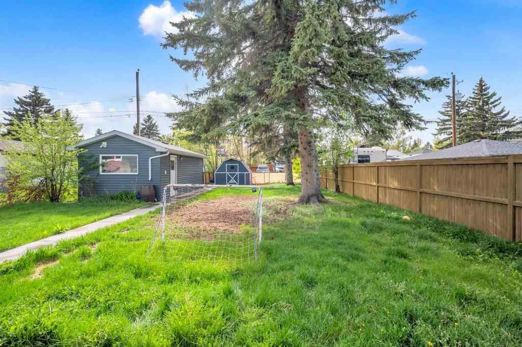 MLS® A2226452 - 3143 45 Street SW in Glenbrook Calgary, Residential