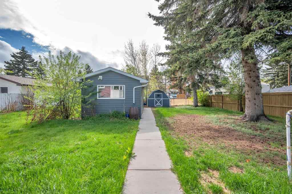 MLS® A2226452 - 3143 45 Street SW in Glenbrook Calgary, Residential