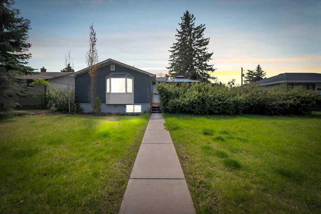 MLS® A2226452 - 3143 45 Street SW in Glenbrook Calgary, Residential