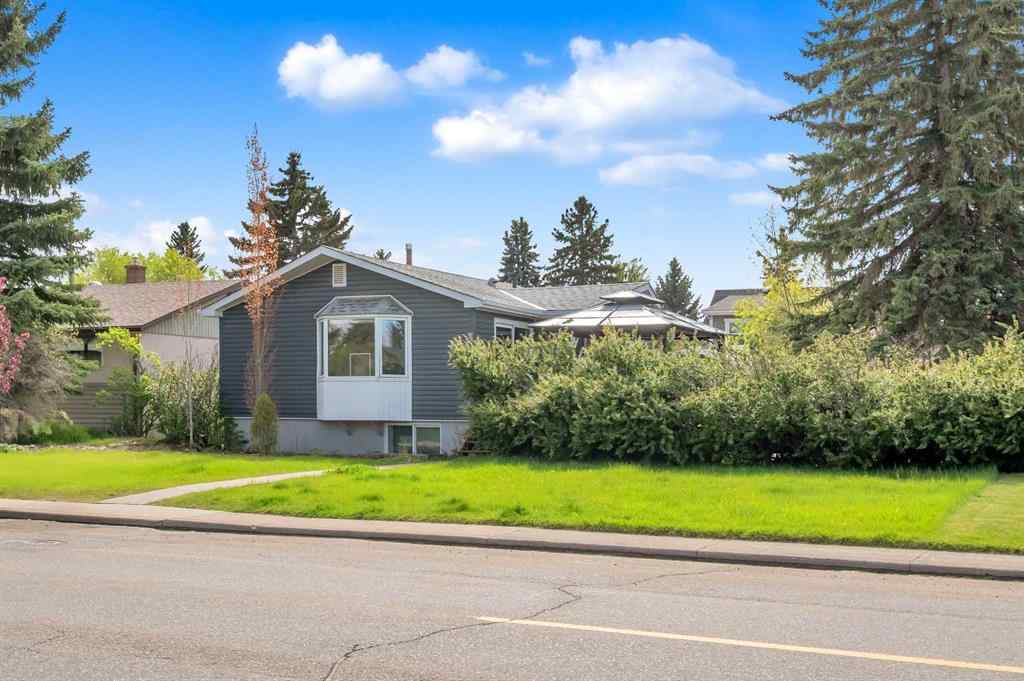 MLS® A2226452 - 3143 45 Street SW in Glenbrook Calgary, Residential