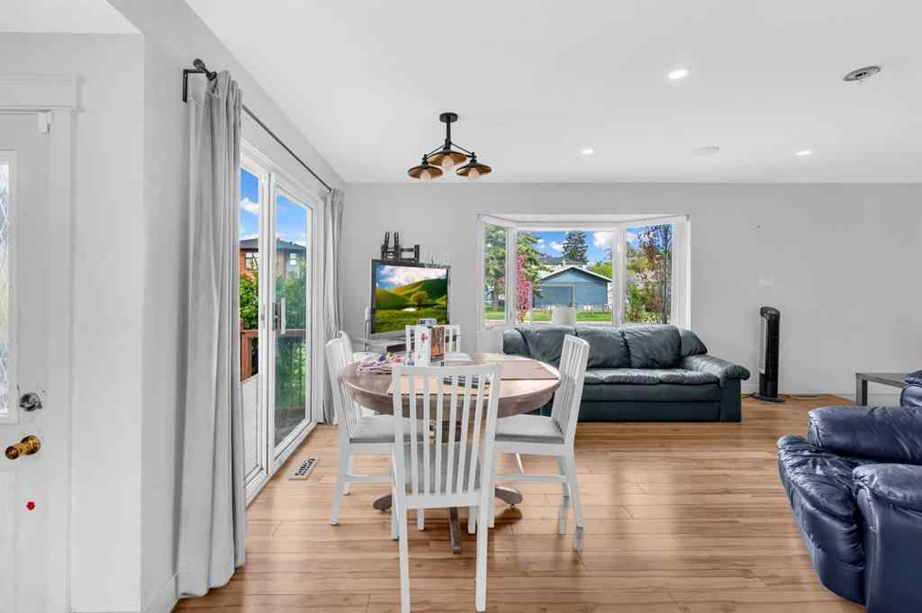 MLS® A2226452 - 3143 45 Street SW in Glenbrook Calgary, Residential