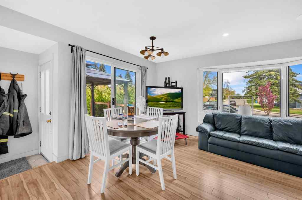 MLS® A2226452 - 3143 45 Street SW in Glenbrook Calgary, Residential