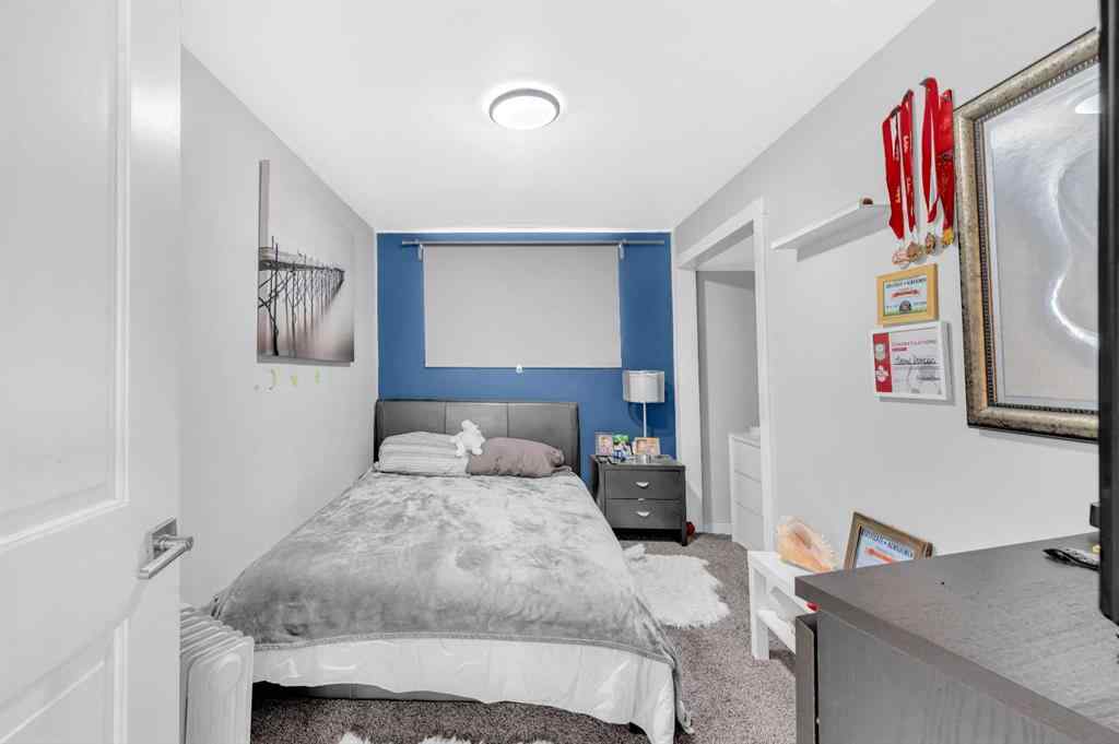 MLS® A2226452 - 3143 45 Street SW in Glenbrook Calgary, Residential
