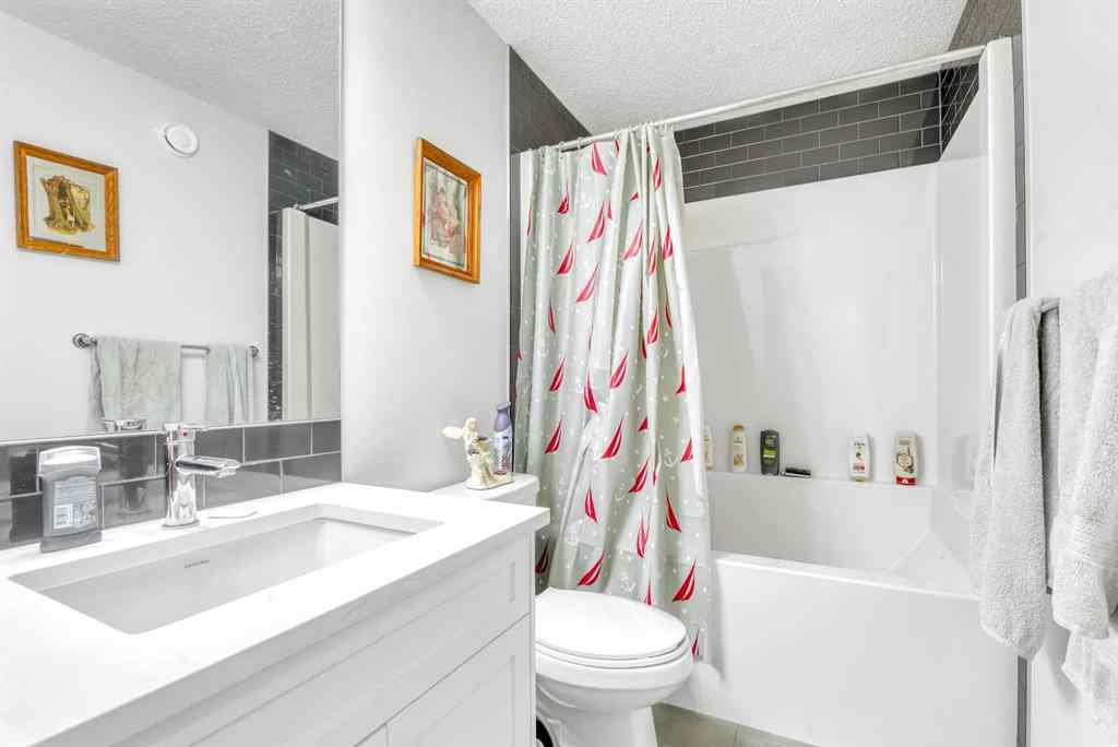 MLS® A2226467 - 31 Creekside Grove SW in Pine Creek Calgary, Residential