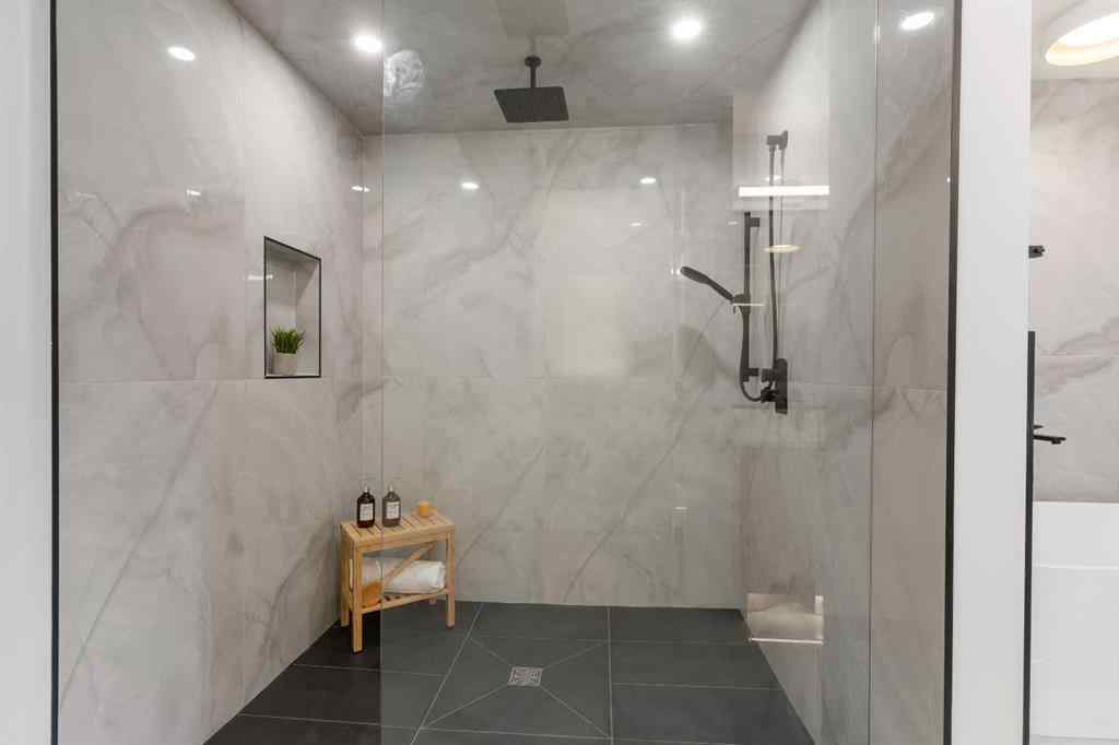 MLS® A2226469 - 525 32 Street NW in Parkdale Calgary, Residential