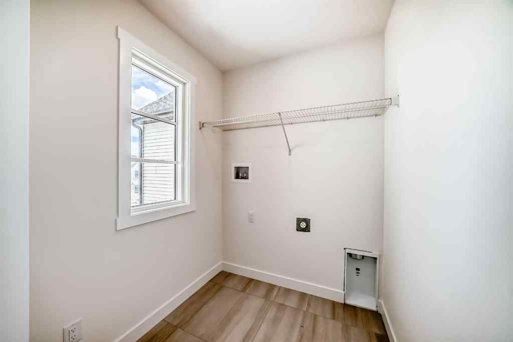 MLS® A2226470 - 33 Bartlett Way  in Rangeview Calgary, Residential