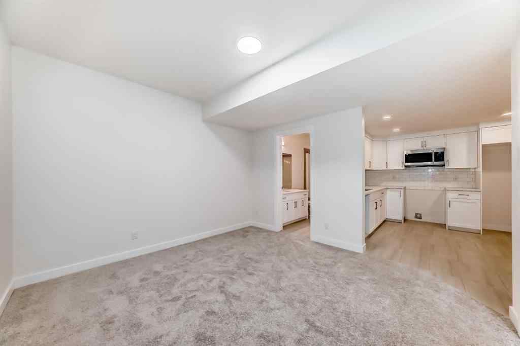 MLS® A2226470 - 33 Bartlett Way  in Rangeview Calgary, Residential