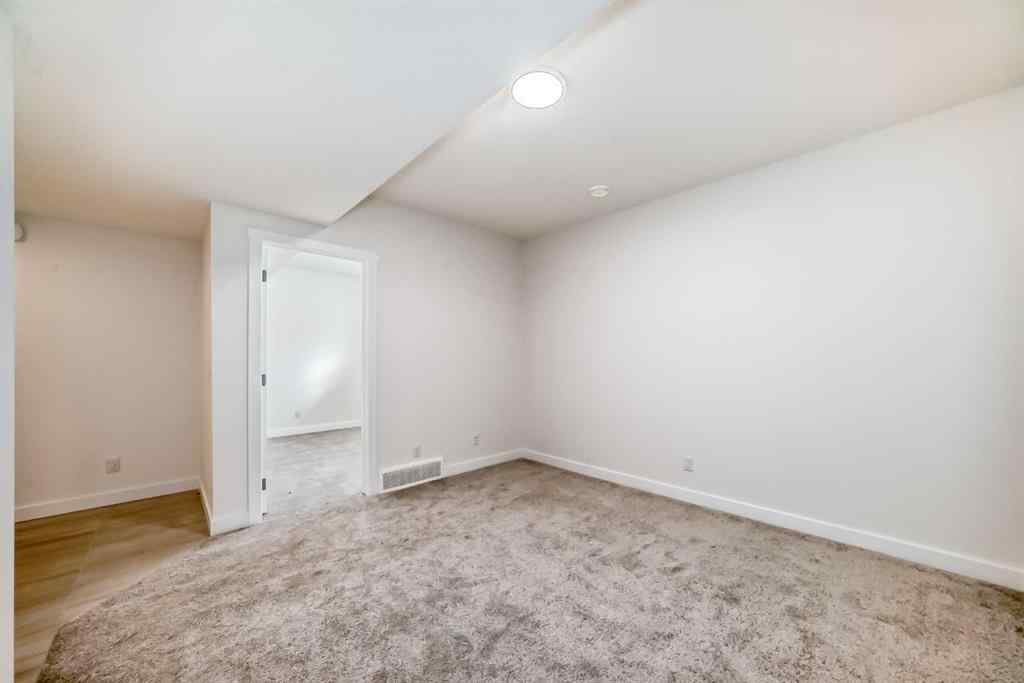MLS® A2226470 - 33 Bartlett Way  in Rangeview Calgary, Residential