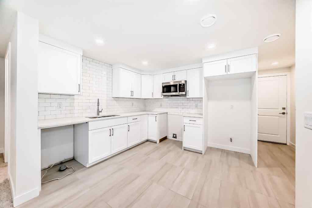MLS® A2226470 - 33 Bartlett Way  in Rangeview Calgary, Residential