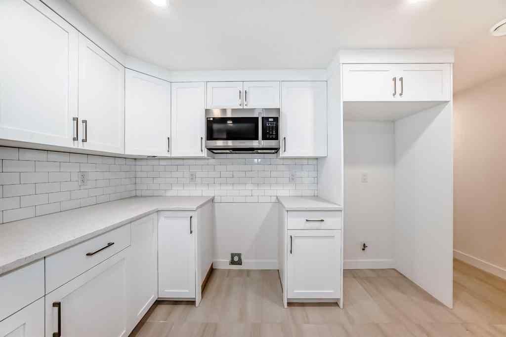 MLS® A2226470 - 33 Bartlett Way  in Rangeview Calgary, Residential