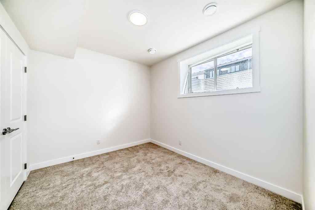 MLS® A2226470 - 33 Bartlett Way  in Rangeview Calgary, Residential