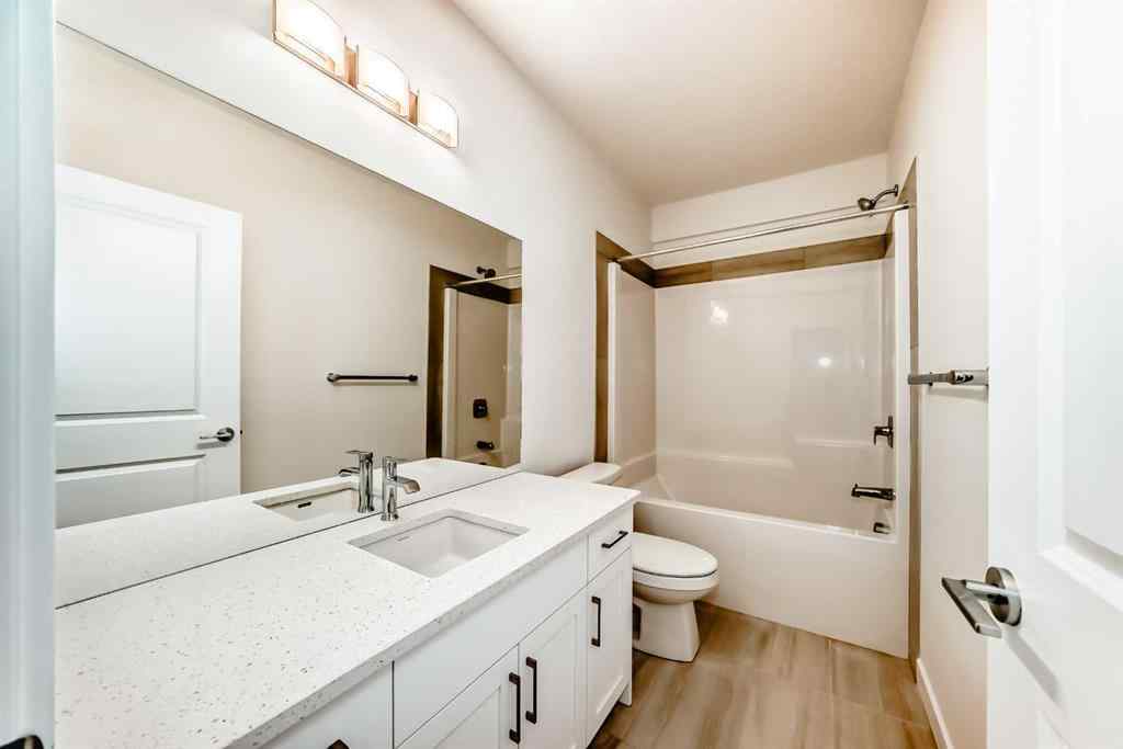 MLS® A2226470 - 33 Bartlett Way  in Rangeview Calgary, Residential