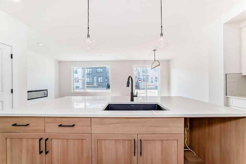 MLS® A2226470 - 33 Bartlett Way  in Rangeview Calgary, Residential