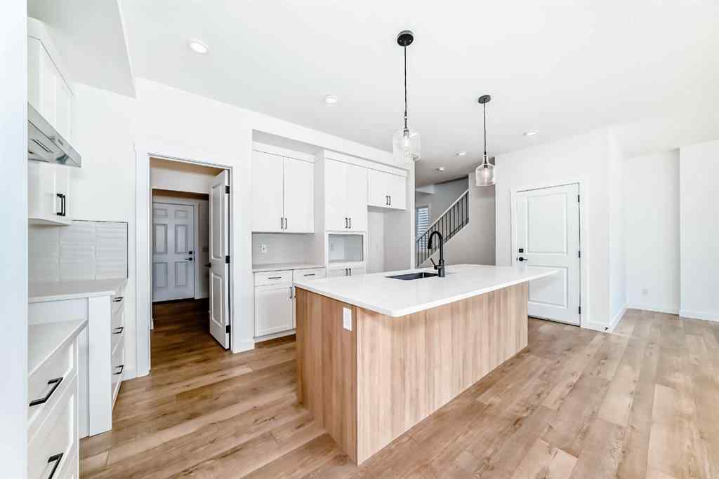 MLS® A2226470 - 33 Bartlett Way  in Rangeview Calgary, Residential