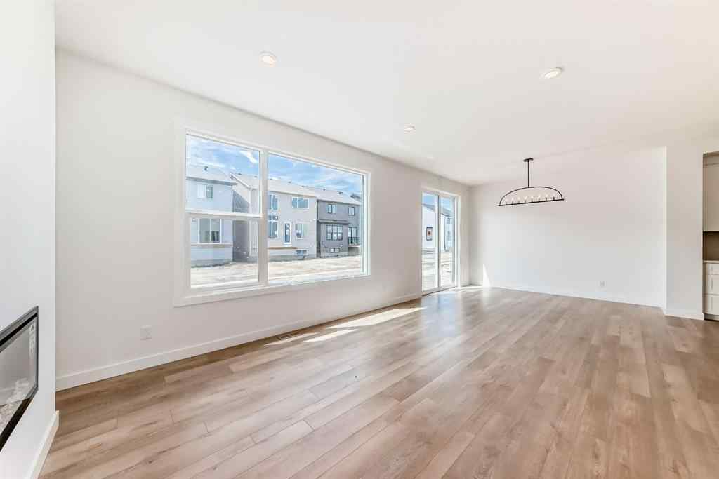 MLS® A2226470 - 33 Bartlett Way  in Rangeview Calgary, Residential