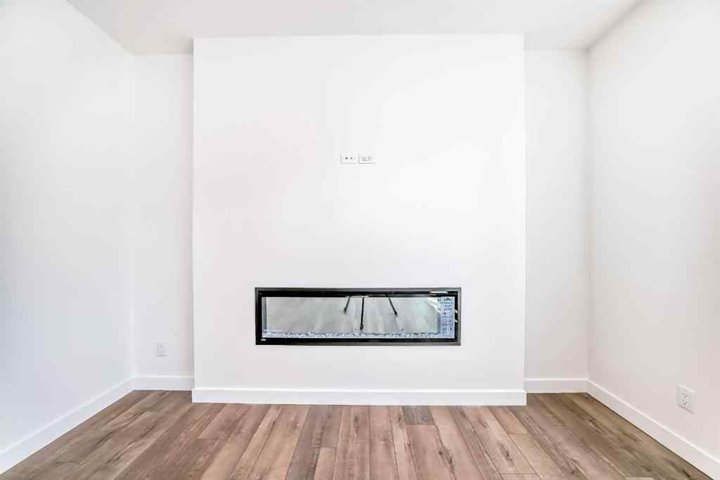 MLS® A2226470 - 33 Bartlett Way  in Rangeview Calgary, Residential