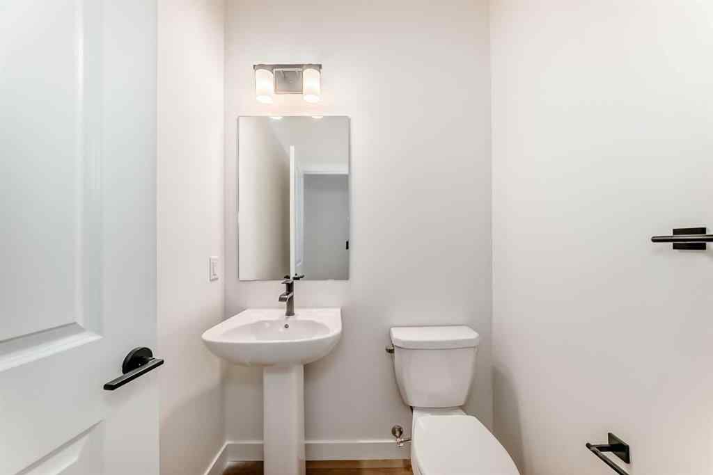 MLS® A2226470 - 33 Bartlett Way  in Rangeview Calgary, Residential