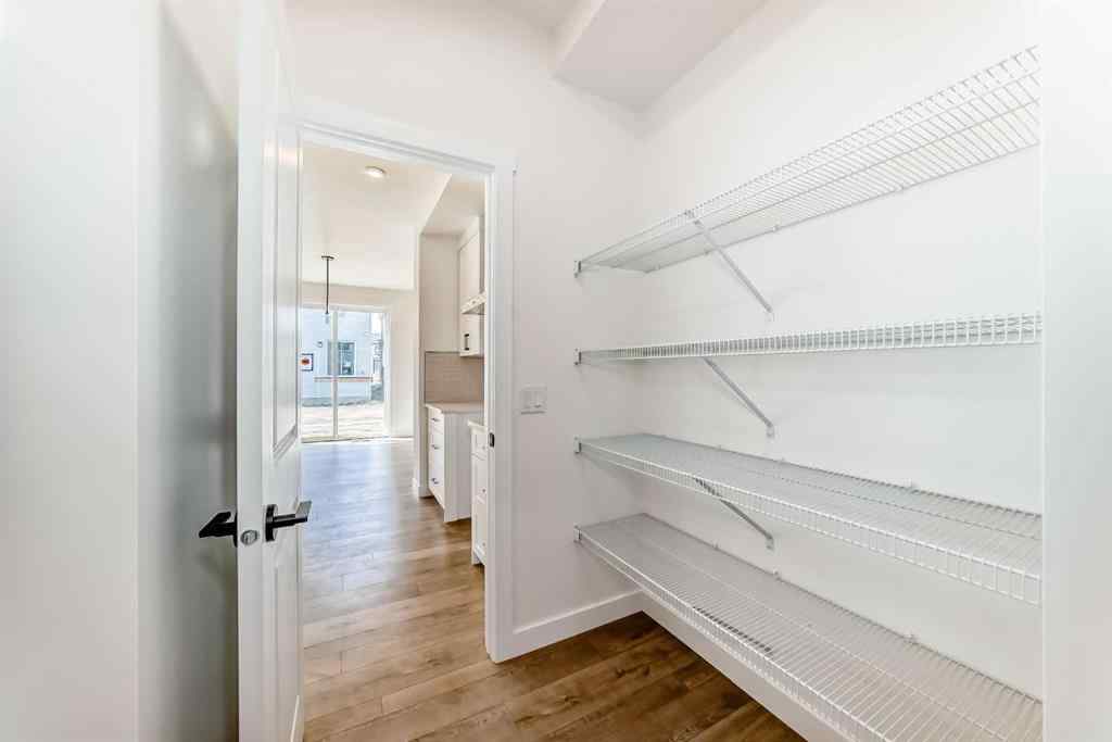 MLS® A2226470 - 33 Bartlett Way  in Rangeview Calgary, Residential