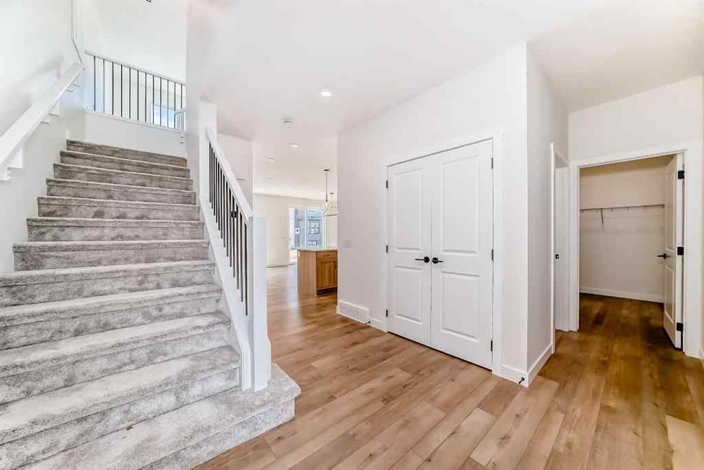 MLS® A2226470 - 33 Bartlett Way  in Rangeview Calgary, Residential