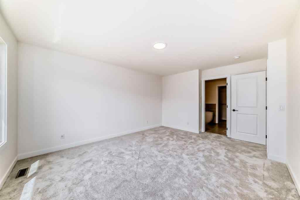 MLS® A2226470 - 33 Bartlett Way  in Rangeview Calgary, Residential