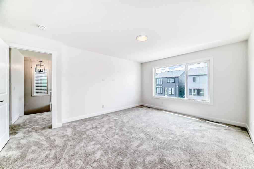 MLS® A2226470 - 33 Bartlett Way  in Rangeview Calgary, Residential