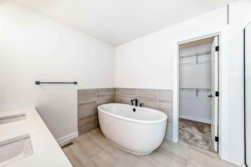 MLS® A2226470 - 33 Bartlett Way  in Rangeview Calgary, Residential