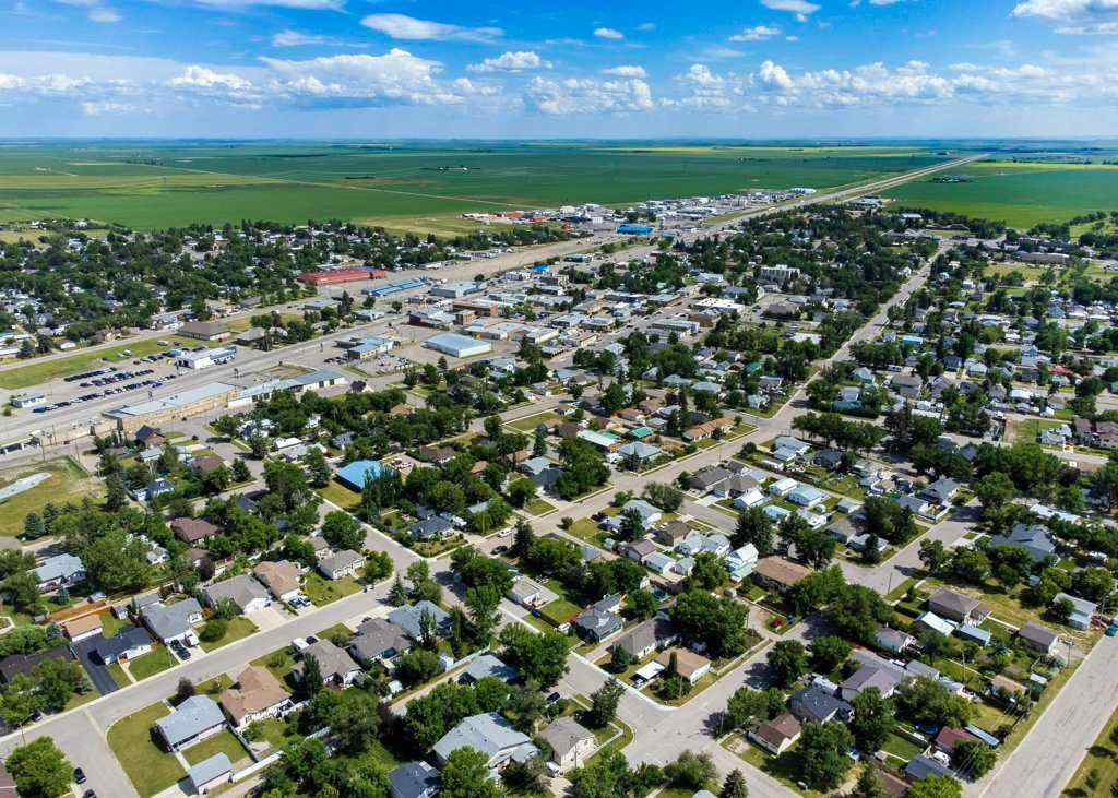 MLS® A2226563 - 5223 3 Street W in NONE Claresholm, Residential