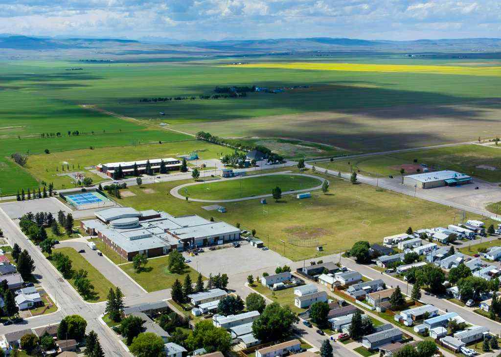 MLS® A2226563 - 5223 3 Street W in NONE Claresholm, Residential
