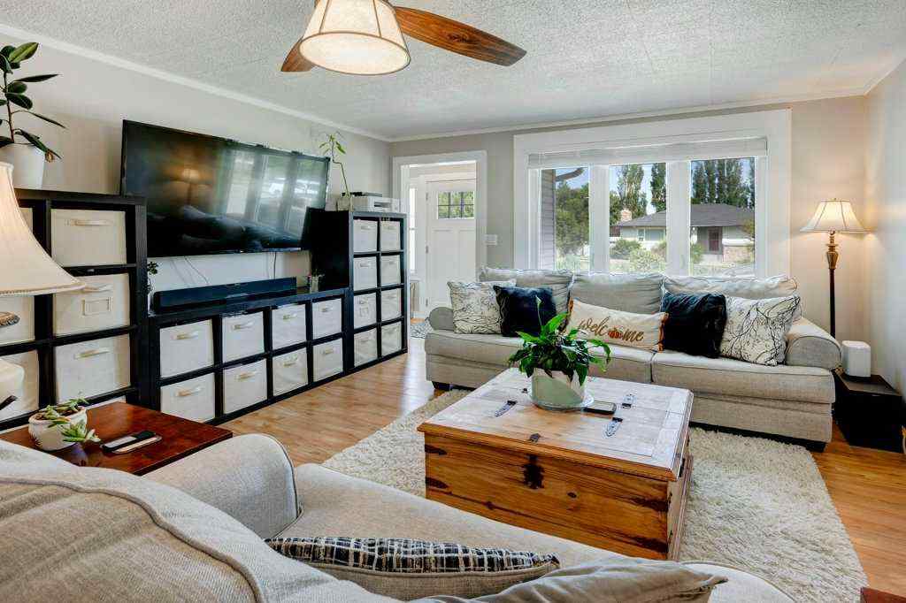 MLS® A2226563 - 5223 3 Street W in NONE Claresholm, Residential