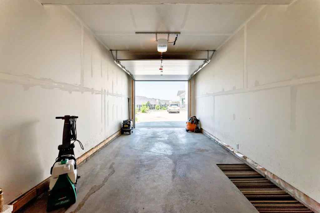 MLS® A2226588 - 932 Crestridge Common SW in Crestmont Calgary, Residential