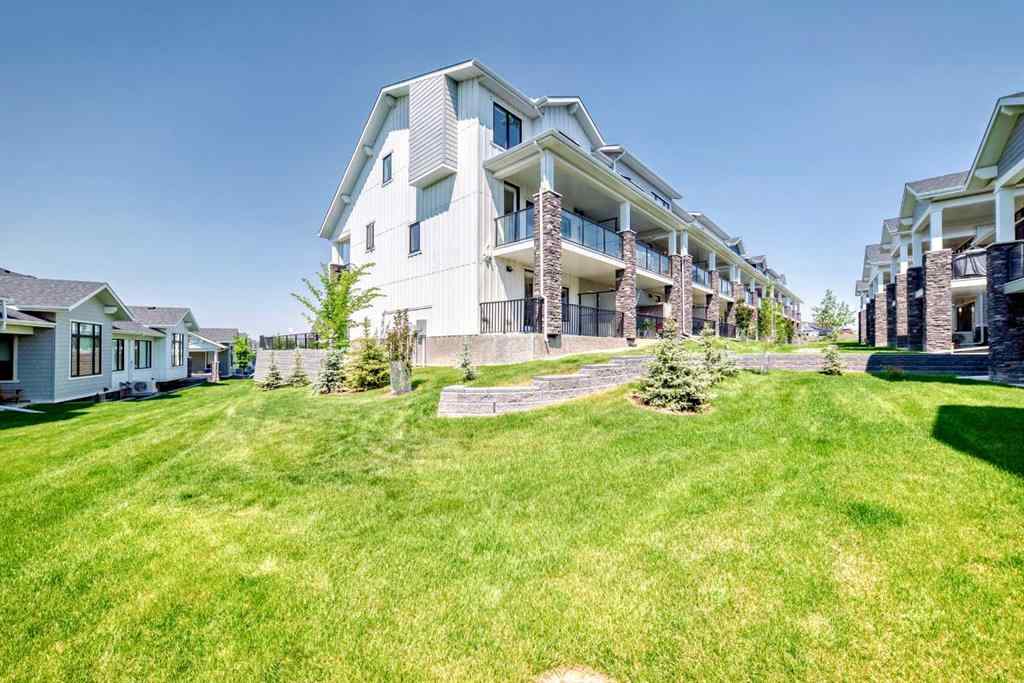 MLS® A2226588 - 932 Crestridge Common SW in Crestmont Calgary, Residential