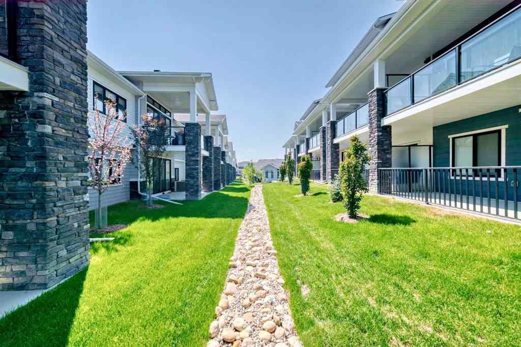 MLS® A2226588 - 932 Crestridge Common SW in Crestmont Calgary, Residential