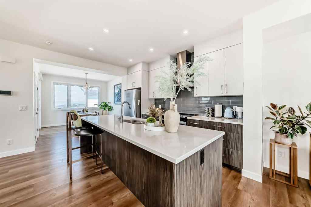 MLS® A2226588 - 932 Crestridge Common SW in Crestmont Calgary, Residential