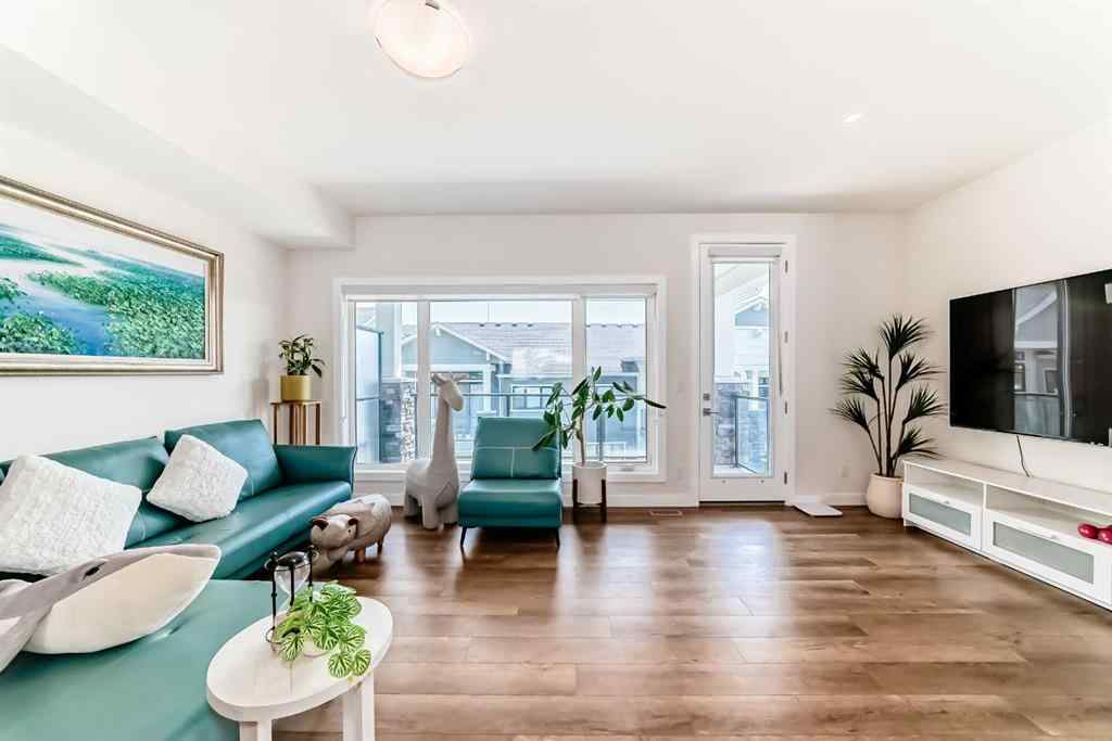 MLS® A2226588 - 932 Crestridge Common SW in Crestmont Calgary, Residential