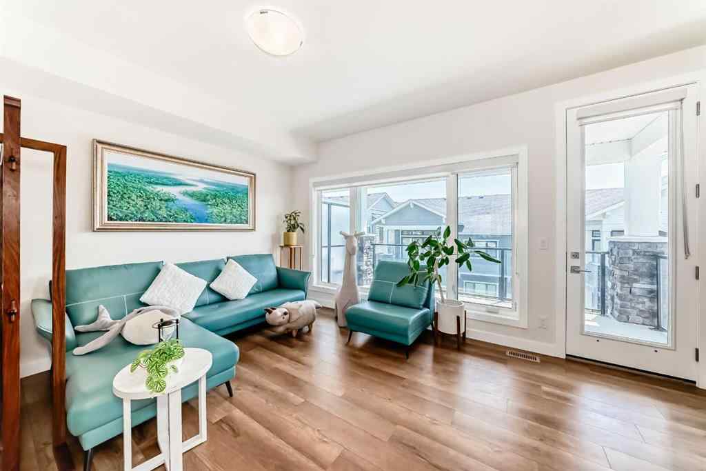 MLS® A2226588 - 932 Crestridge Common SW in Crestmont Calgary, Residential