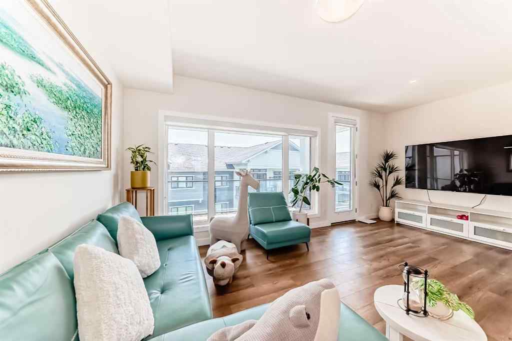 MLS® A2226588 - 932 Crestridge Common SW in Crestmont Calgary, Residential