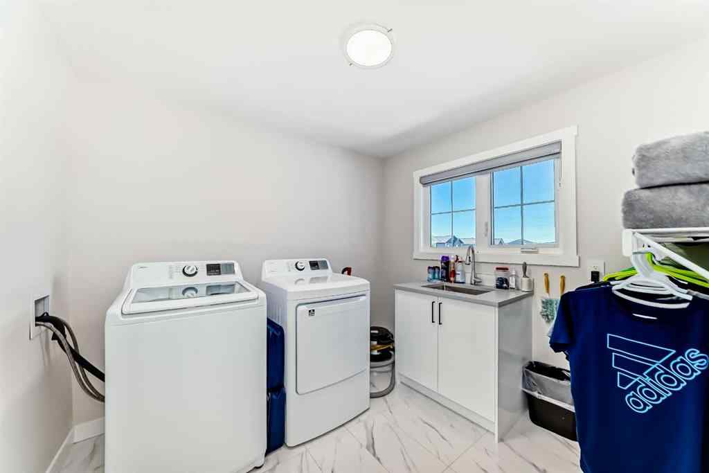 MLS® A2226594 - 816 Edgefield Street  in Edgefield Strathmore, Residential
