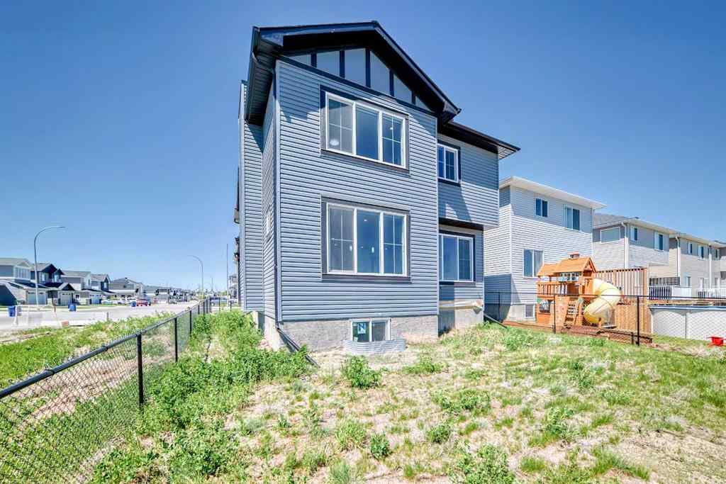 MLS® A2226594 - 816 Edgefield Street  in Edgefield Strathmore, Residential