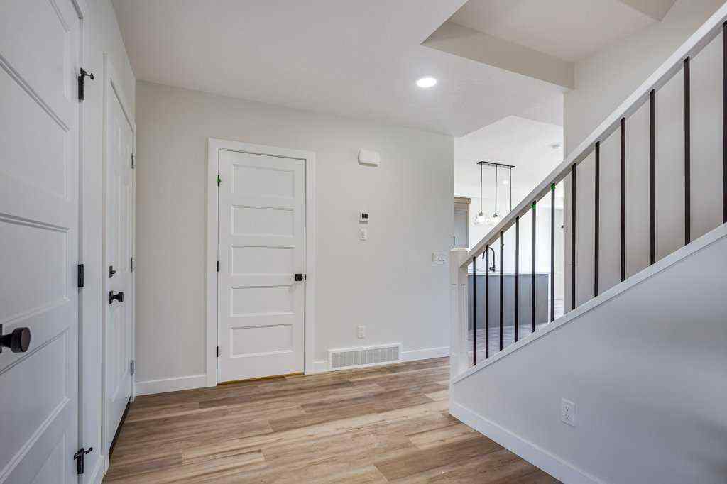 MLS® A2226605 - 117 Crestview Boulevard  in Crestview Sylvan Lake, Residential