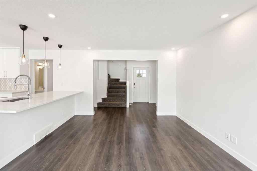 MLS® A2226632 - 2 Citadel Estates Heights NW in Citadel Calgary, Residential