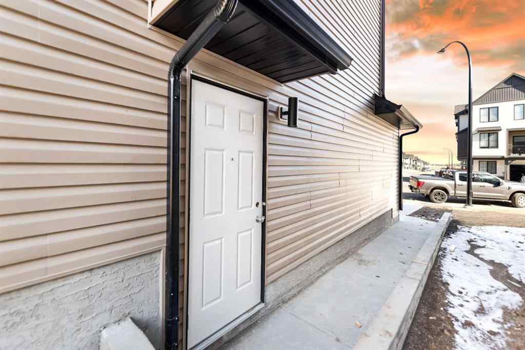 MLS® A2226717 - 648 South Point Heath SW in South Point Airdrie, Residential