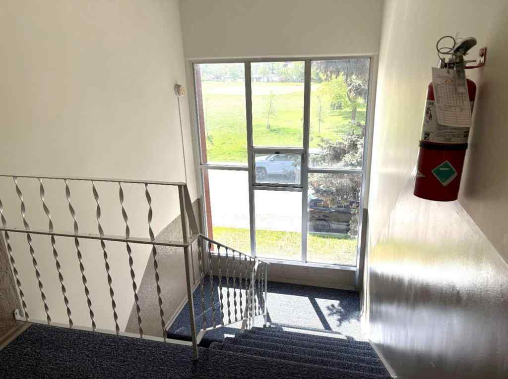 MLS® A2226753 - Unit #1-6 2208 20 Avenue NW in Banff Trail Calgary, Multi-Family