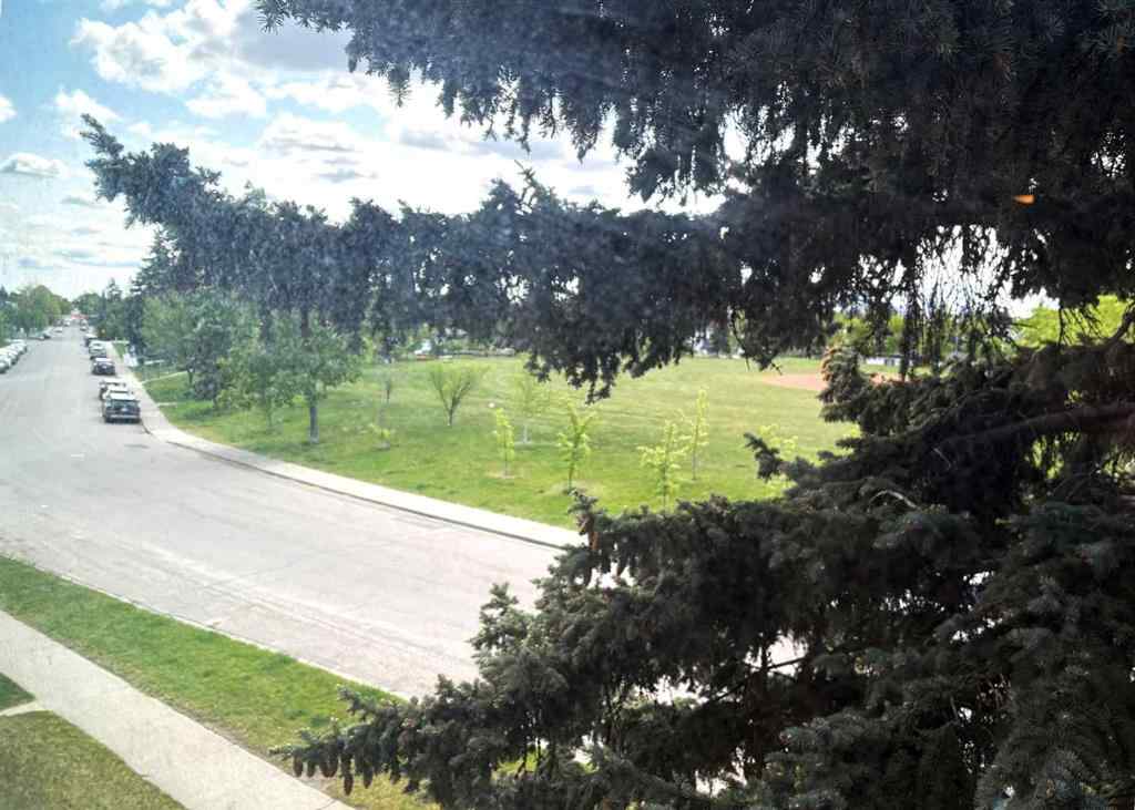 MLS® A2226753 - Unit #1-6 2208 20 Avenue NW in Banff Trail Calgary, Multi-Family