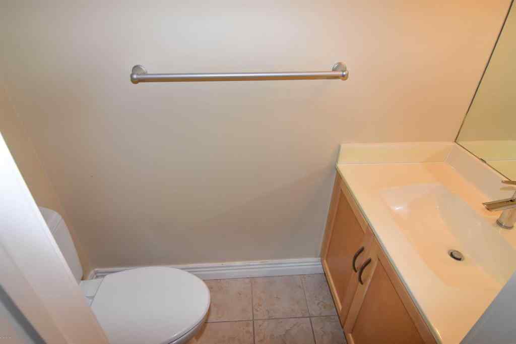 MLS® A2226842 - Unit #111 25 Glamis Green SW in Glamorgan Calgary, Residential