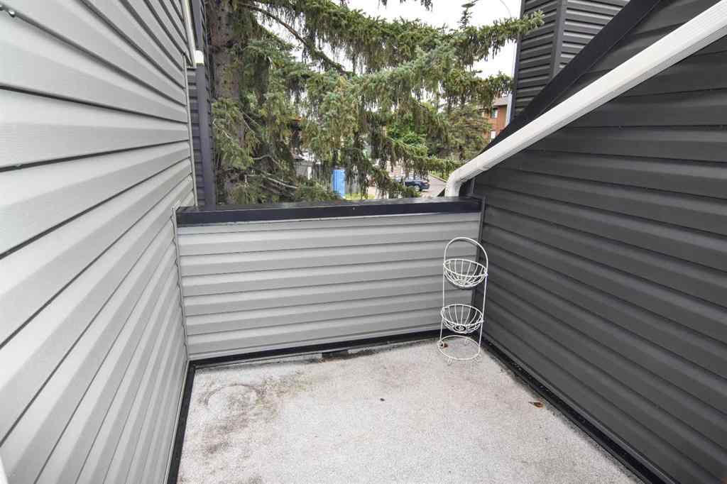 MLS® A2226842 - Unit #111 25 Glamis Green SW in Glamorgan Calgary, Residential